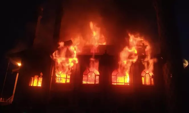 Kerala: Big fire breaks out near railway station in Kochi
