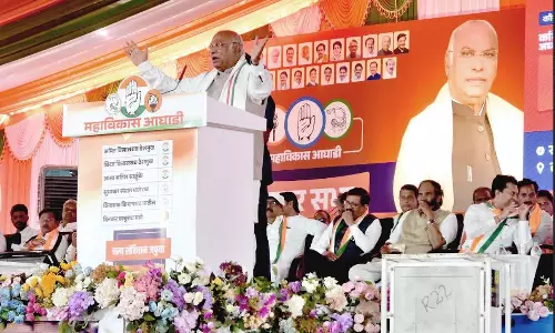 Uttam campaigns for Maha polls, appeals voters to bring MVA into power