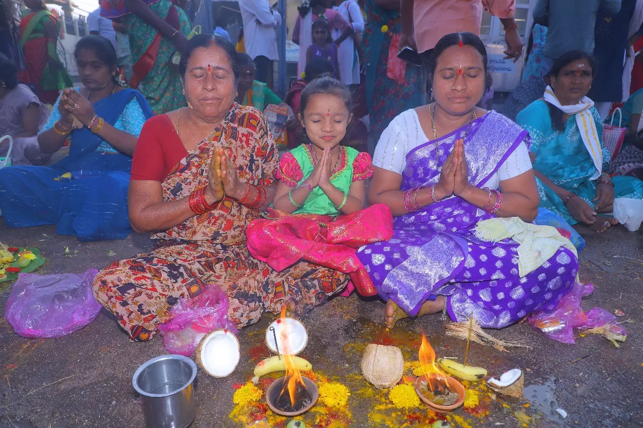 Karthika Pournami celebrated at Sri Raja Rajeshwara Swamy Temple in Vemulawada