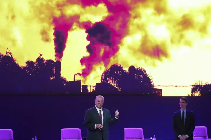 At UN climate talks, some see wars complicating negotiators task At UN climate talks, some see wars complicating negotiators task
