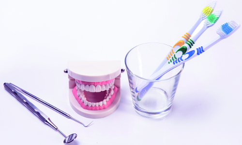 OMG!  JAW-DROPPING TEETHING TROUBLE