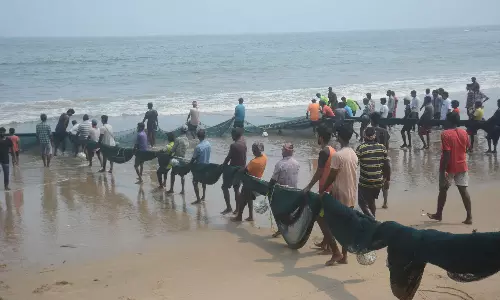 Vizag: Fishermen Protest Illegal Use of Ring Nets