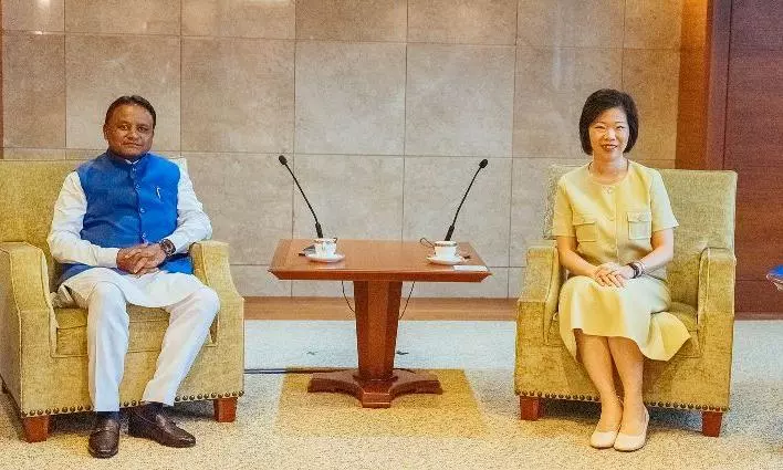 Odisha CM invites Singapore Deputy PM to attend mega business conclave