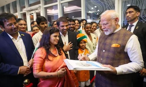 Modi meets Indian diaspora at Guyana