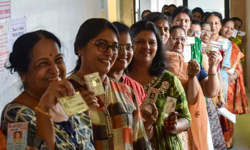 Telugu voters take part in Maha polls