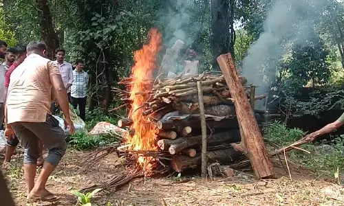 Naxal Vikram Gowda cremated at Kudlu village