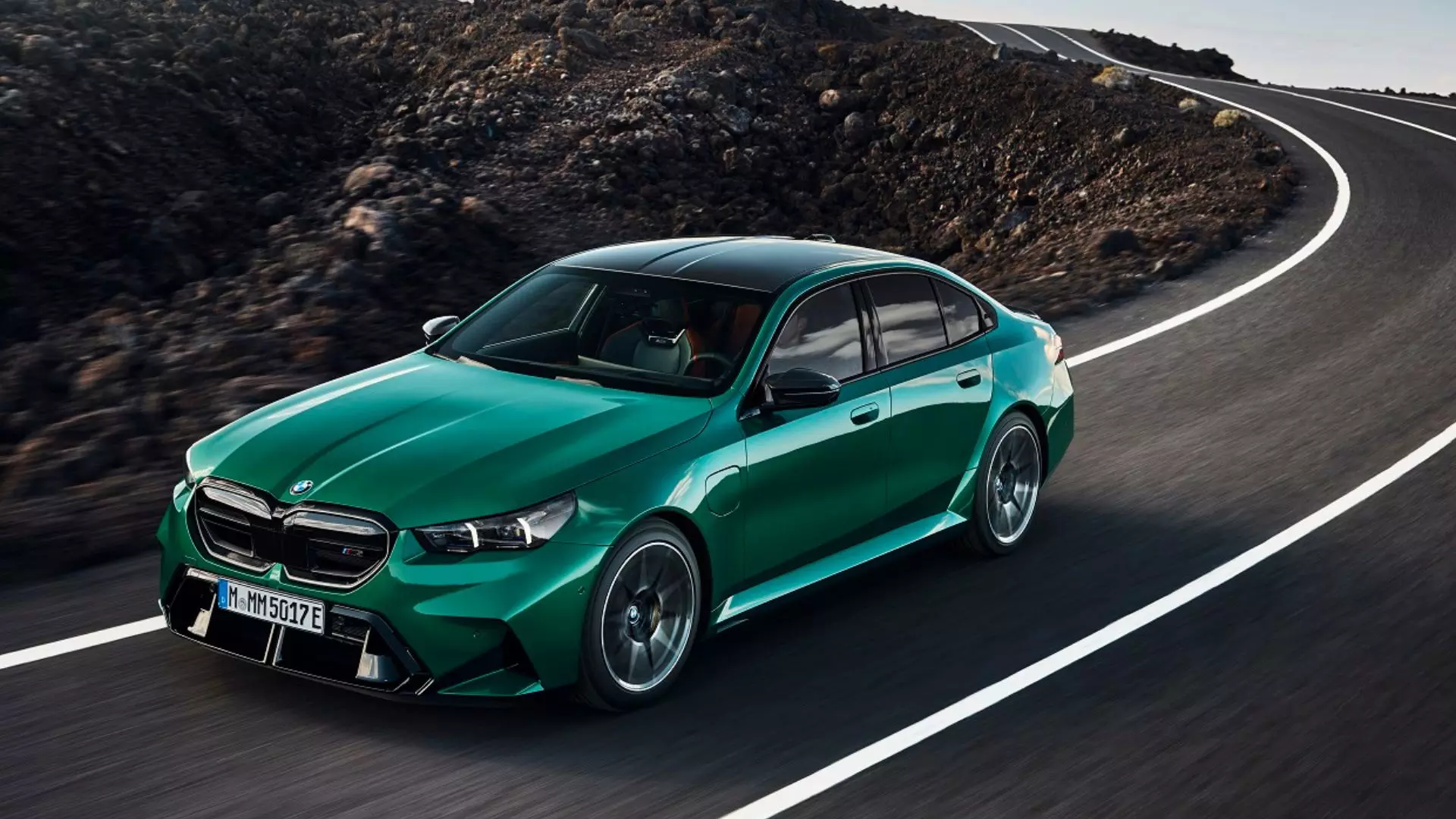 BMW rolls out all-new M5 sedan at Rs 1.99 crore BMW rolls out all-new M5 sedan at Rs 1.99 crore