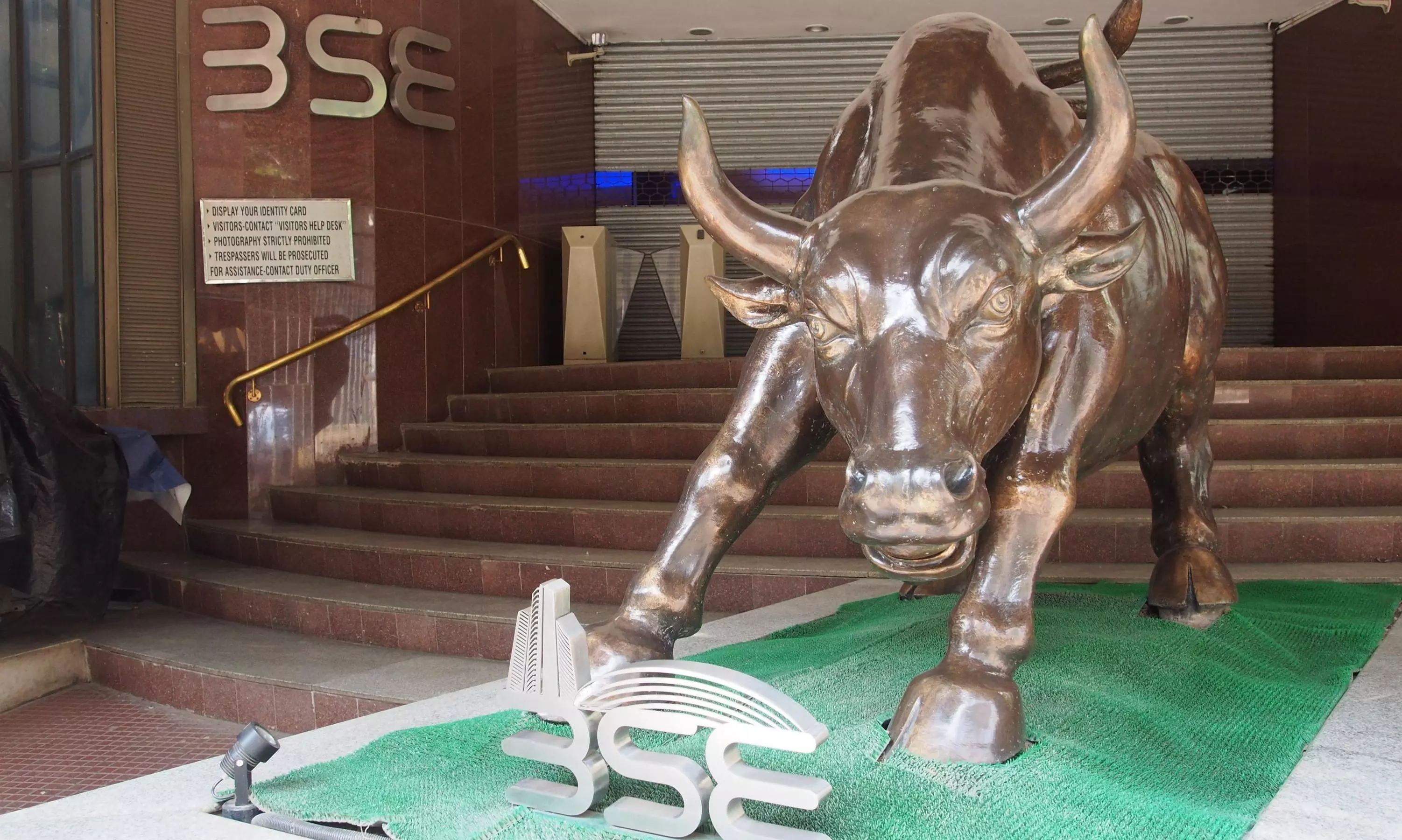 Sensex Ends 410 Pts Higher, Nifty50 Ends At 24813
