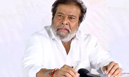 Telangana Health Minister Orders Completion of 22 Central Medicine Stores