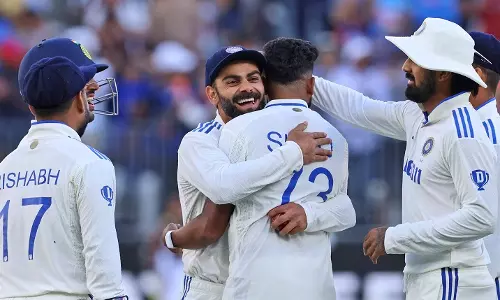 Australia stare at defeat