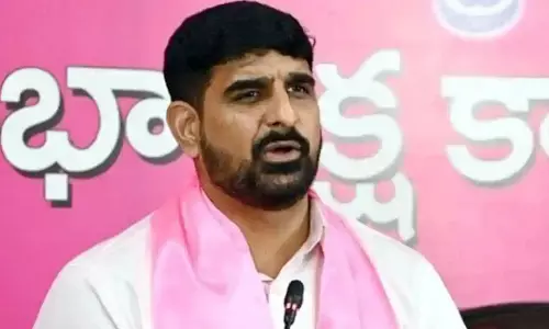 Karimnagar police arrest BRS MLA Koushik Reddy Karimnagar police arrest BRS MLA Koushik Reddy