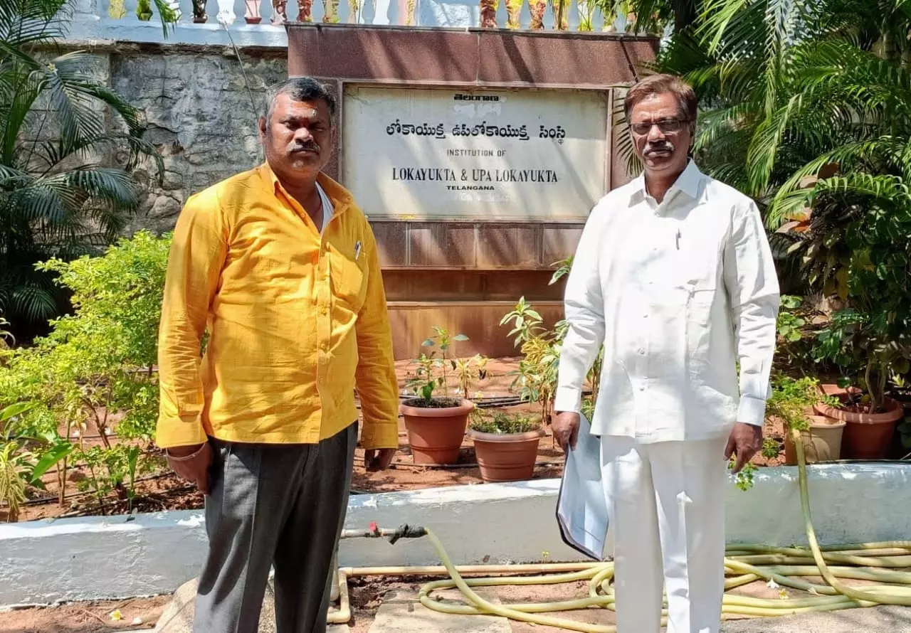 Cases Filed Against S.R. College for Encroaching Siddeshwara Temple Land Cases Filed Against S.R. College for Encroaching Siddeshwara Temple Land