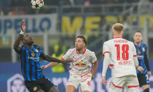 Inter take Champions League lead with narrow win over Leipzig