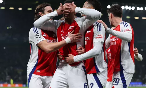 Arsenal crush Sporting in Champions League to extend revival