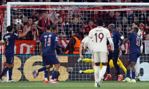 Kim heads Bayern past 10-man PSG to dent Champions League hopes