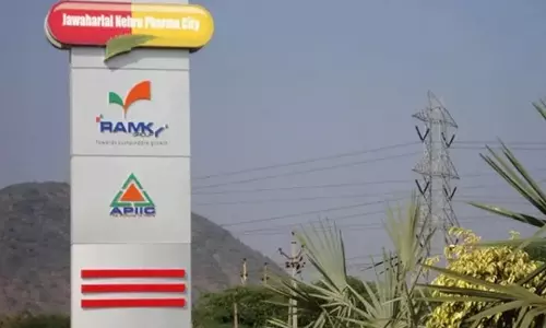 Toxic gas leak kills one, injures two in Parawada