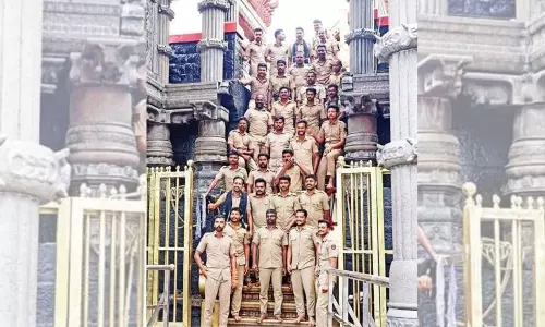 Kerala: Disciplinary action against 23 cops for Photoshoot at Sabarimala