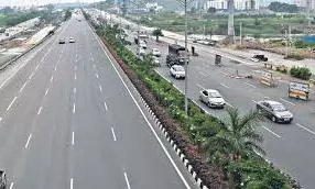 Extortion by fake transgenders on Hyderabads ORR service roads and toll gates