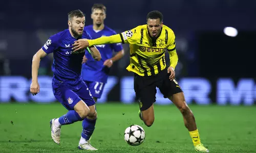 Dortmund beat Zagreb to climb into Champions League top four