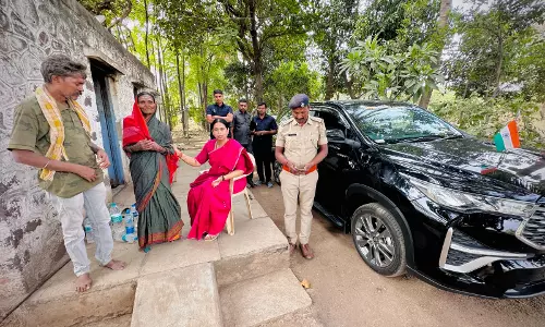 Minister Laxmi Hebbalkar Assists Displaced Family in Karnataka