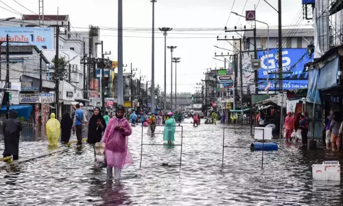 One dead, thousands displaced as floods hit southern Thailand