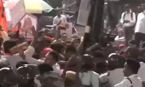 Cop hurt during Hindu mahasabha protest over Bangladesh minorities