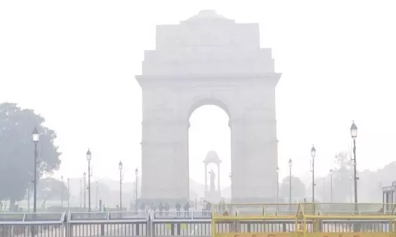 Residents continue to suffer as air quality in Delhi remains very poor Residents continue to suffer as air quality in Delhi remains very poor