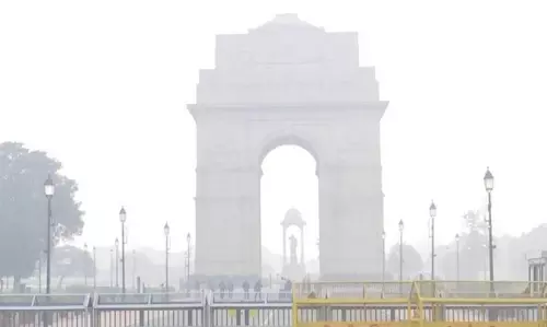 Residents continue to suffer as air quality in Delhi remains very poor