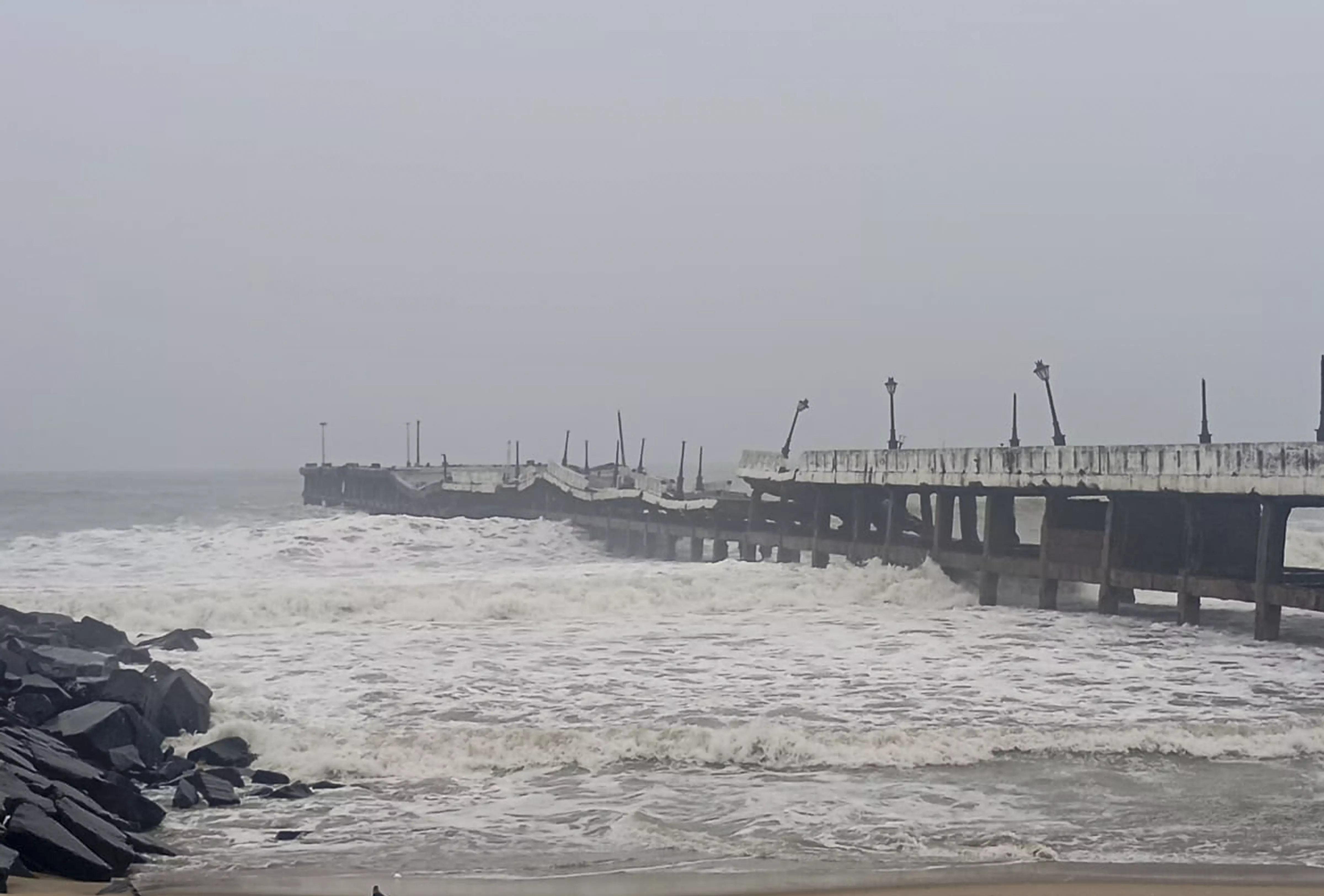 Cyclone Fengal: Pondy govt issues heavy rain alert Cyclone Fengal: Pondy govt issues heavy rain alert