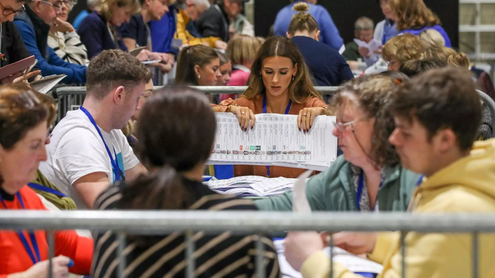 Counting Begins in Tight Irish Election Race Counting Begins in Tight Irish Election Race