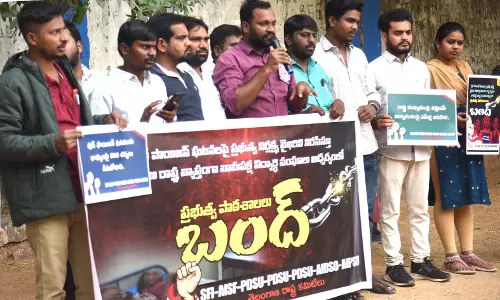 Student unions protest Telangana govts inaction on food poisoning cases