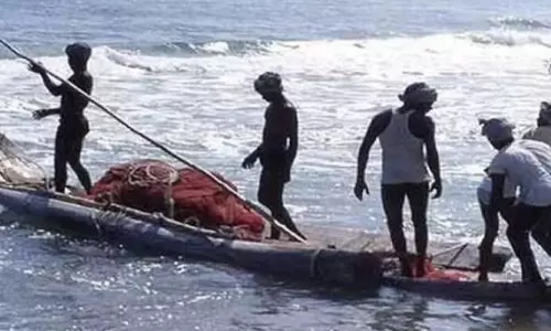 Reliance Helps Fisher Folk, Farmers Protect Catch, Crops from Montha