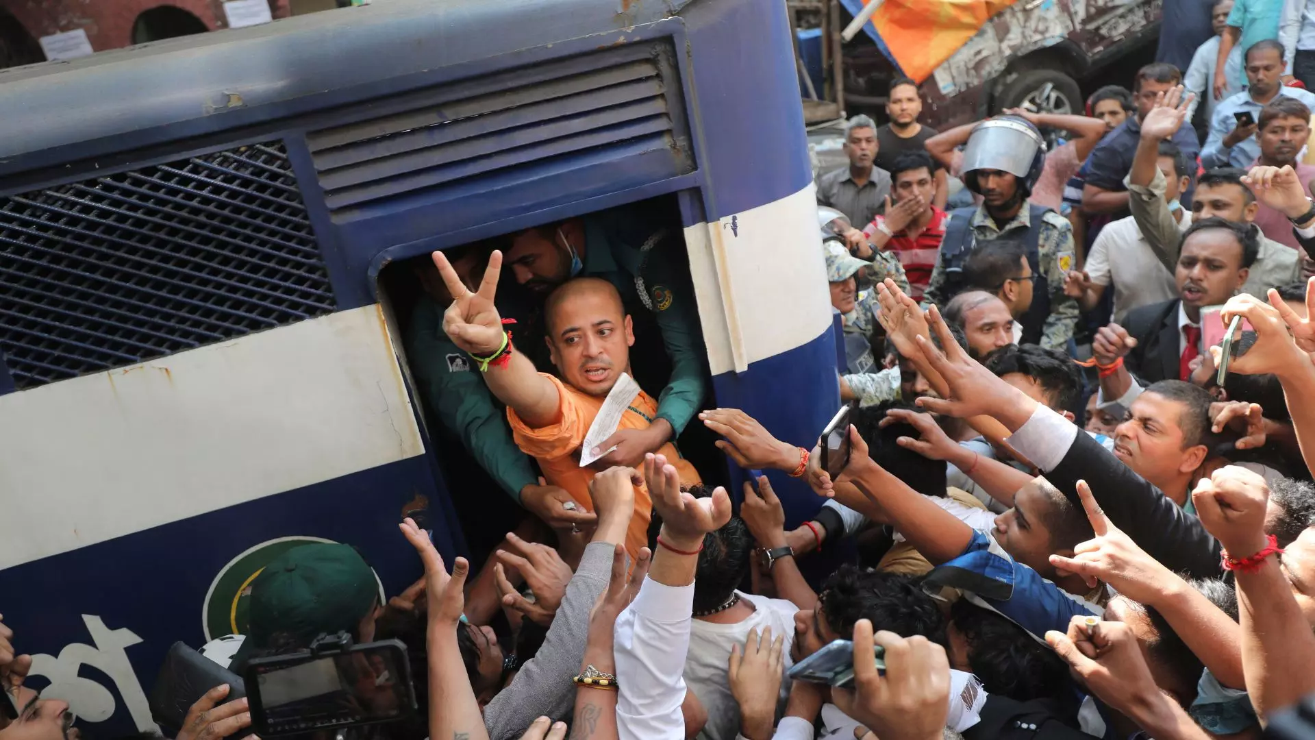 Sunanda K. Datta-Ray | Delhi, Dhaka need to act as B’desh Hindus face threats Sunanda K. Datta-Ray | Delhi, Dhaka need to act as B’desh Hindus face threats