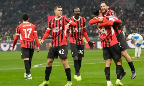 AC Milan put six past Sassuolo to reach Italian Cup quarters