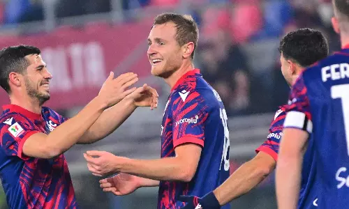 Bologna thrash Monza to reach Italian Cup quarter-finals Bologna thrash Monza to reach Italian Cup quarter-finals