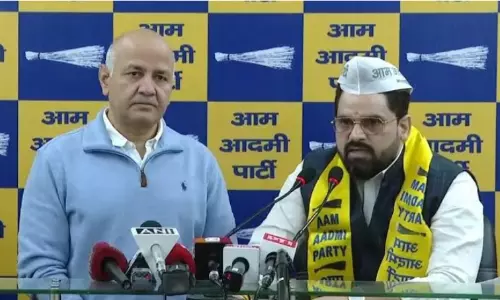 BJP leader Pravesh Ratan joins AAP