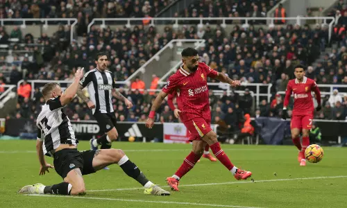 Liverpool held in Newcastle thriller, Arsenal inflict Amorims first defeat Liverpool held in Newcastle thriller, Arsenal inflict Amorims first defeat