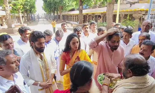 Newlywed Naga Chaitanya, Sobhita visit Srisailam Newlywed Naga Chaitanya, Sobhita visit Srisailam