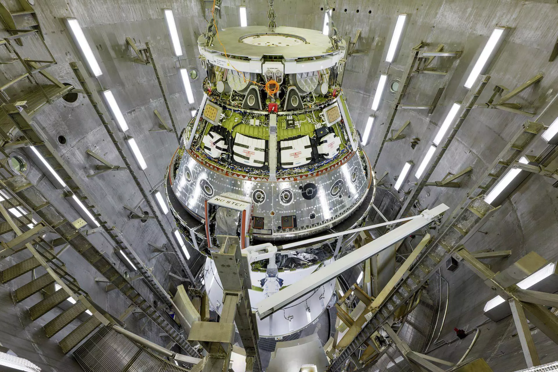 NASA delays crewed lunar landing to 2027 NASA delays crewed lunar landing to 2027