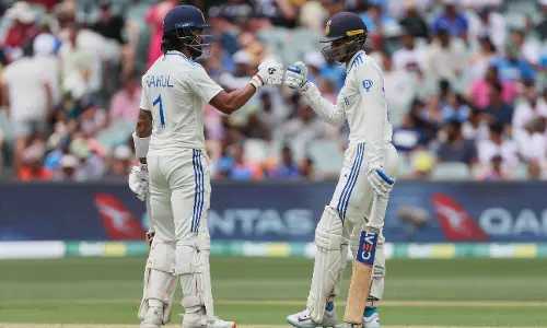 India makes 3 changes, bats first in 2nd cricket test against Australia