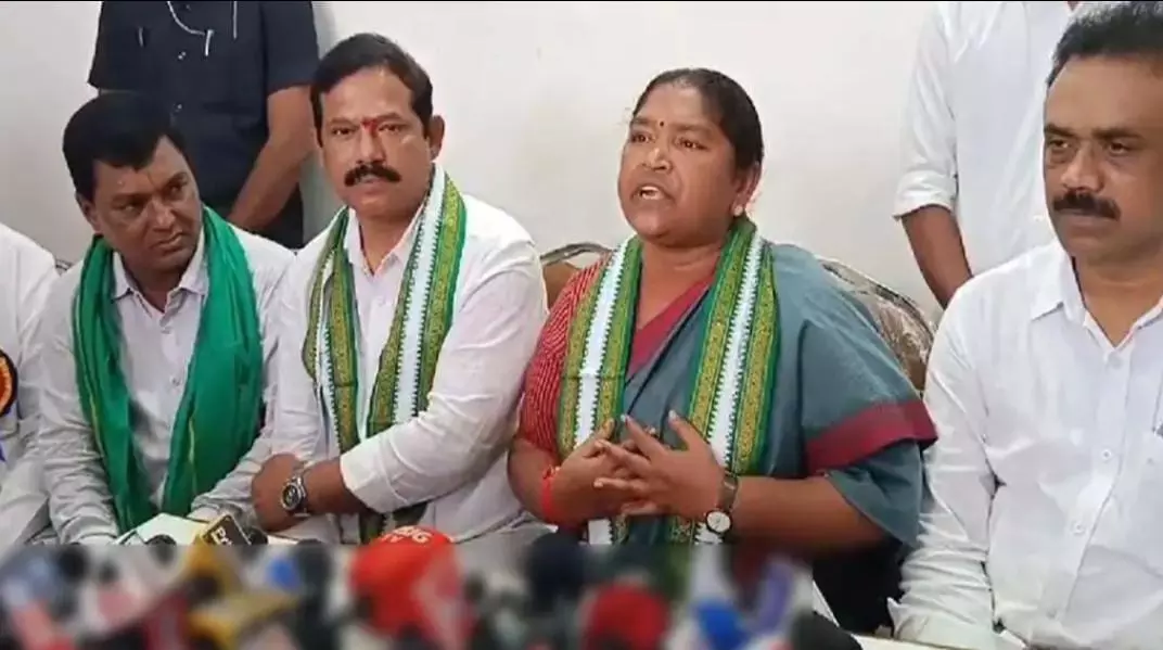 BJP, BRS obsessed with defaming Congress: Seethakka