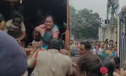 Injured Asha worker slaps Inspector for taking into preventive custody