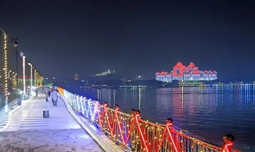 Lack of public urinals irk people on Sunday show