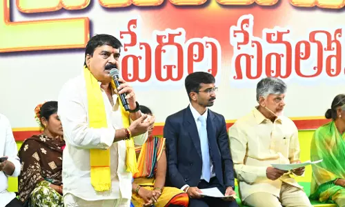 Halt trains at Anantapur, Gooty: MP to minister