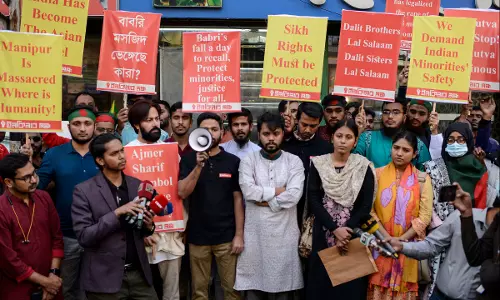 AA Edit | Dhaka needs to act swiftly, firmly to restore normalcy