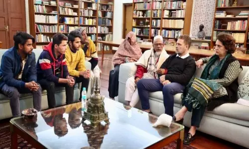 Rahul, Priyanka Gandhi meet Sambhal victims in Delhi