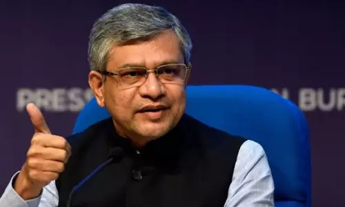 Vaishnaw Criticizes Congress Over Allu Arjuns Arrest