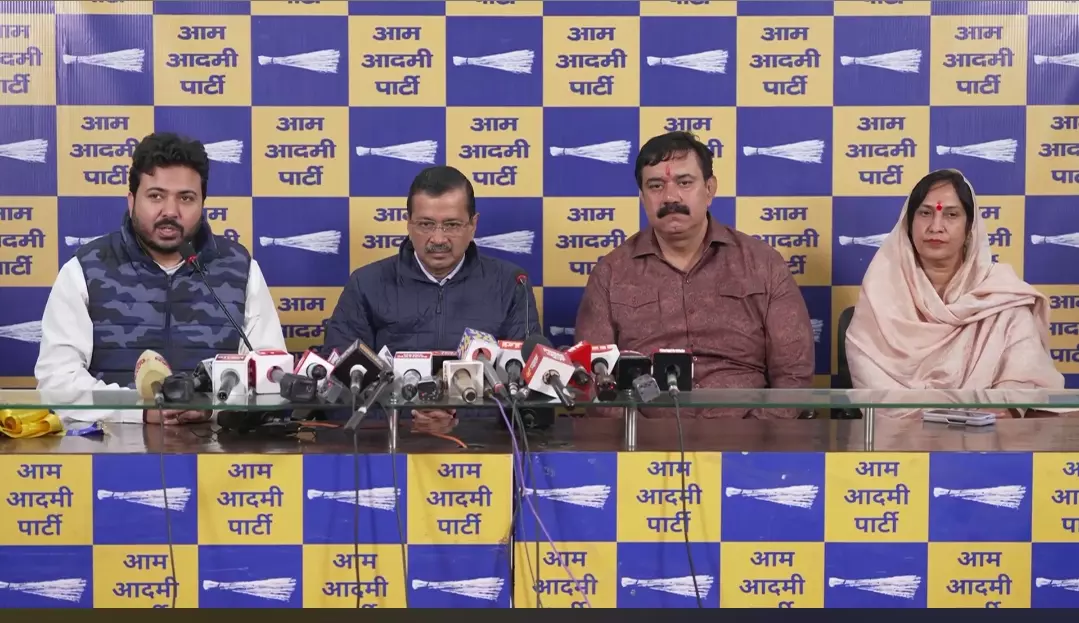 Delhi: BJP leader Ramesh Pahelwan, his wife join AAP Delhi: BJP leader Ramesh Pahelwan, his wife join AAP