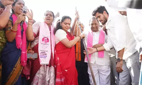 Kavitha to Defy Congress to Put Telangana Talli Statues