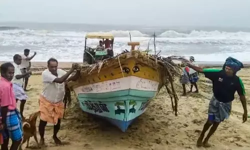 IMD Warns of Squally Weather Off TN Coast, Advises Fishermen to Stay Ashore